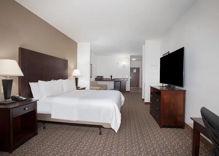 Express & By Ihg Hotel 2*