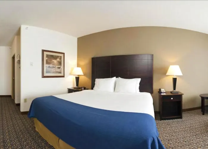Hotel Express & By Ihg 2*