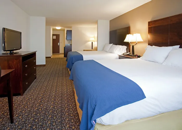 Express & By Ihg Hotel Lander