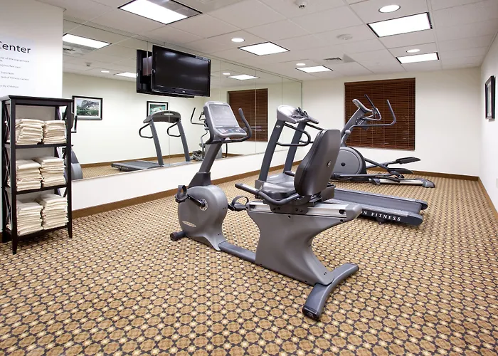 Hotel Express & By Ihg 2*