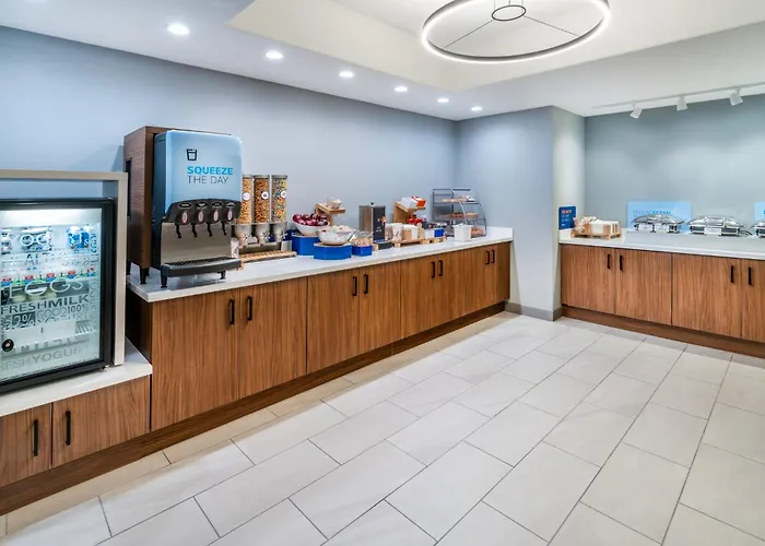 Hotel Express & By Ihg 2*
