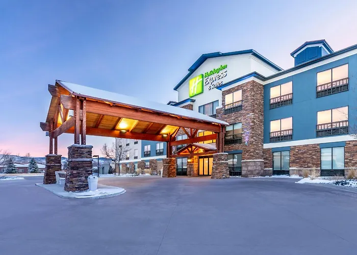 Express & By Ihg Hotel Lander